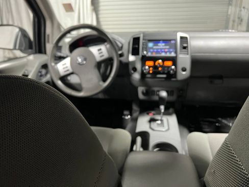 Used 2021 Nissan Frontier SV AWD/4WD image 14