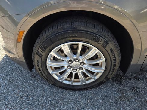 Used 2018 Cadillac XT5 FWD image 9