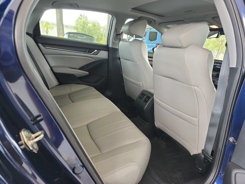 Used 2019 Honda Accord Touring image 18