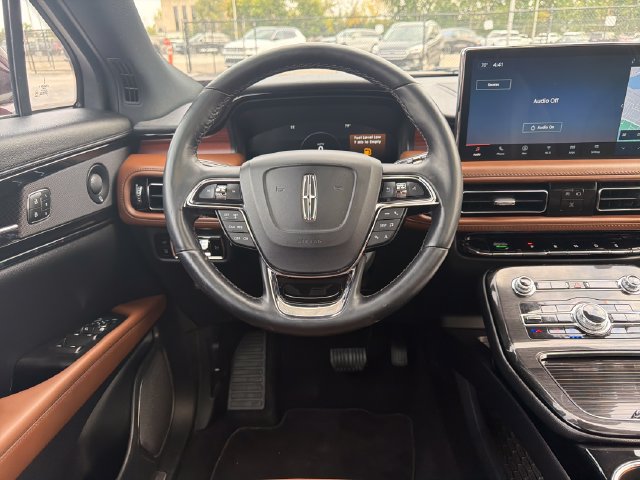 Used 2023 Lincoln Nautilus Reserve w/ Luxury Package AWD/4WD image 16