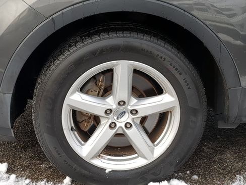 Used 2016 Ford Explorer XLT w/ Equipment Group 202A image 19