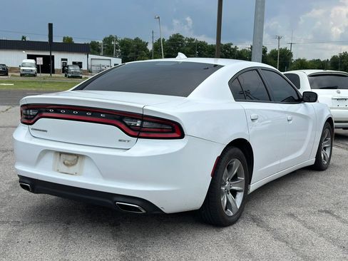 Used 2016 Dodge Charger SXT RWD image 6