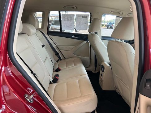 Used 2016 Volkswagen Tiguan S image 32