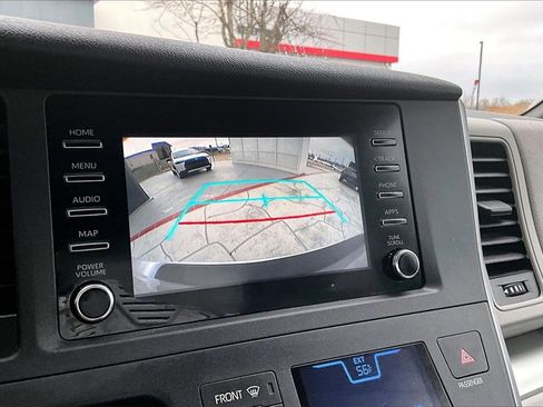 Used 2019 Toyota Sienna L image 14