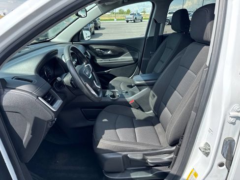 Used 2024 GMC Terrain SLE AWD/4WD image 9