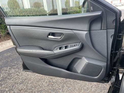 Used 2025 Nissan Sentra SV image 18