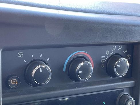 Used 2024 GMC Savana 2500 w/ Driver Convenience Package RWD image 21