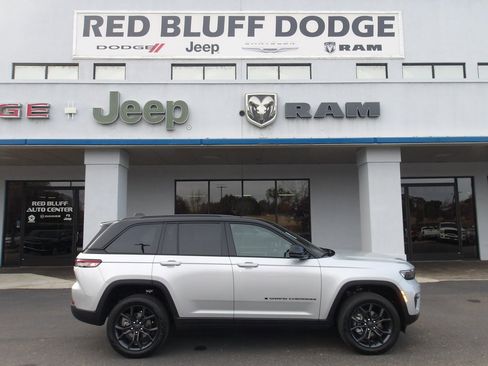 New 2025 Jeep Grand Cherokee Limited image 1