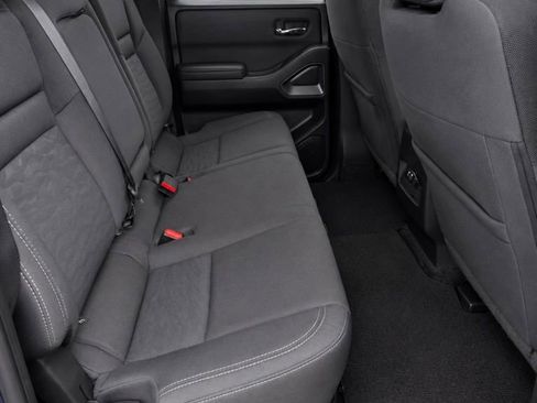 Used 2022 Nissan Frontier SV AWD/4WD image 18