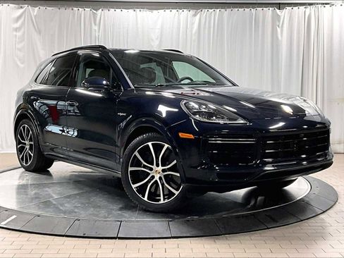 Used 2023 Porsche Cayenne Turbo S image 12
