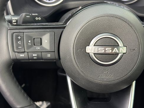 Used 2022 Nissan Rogue SV w/ SV Premium Package image 9