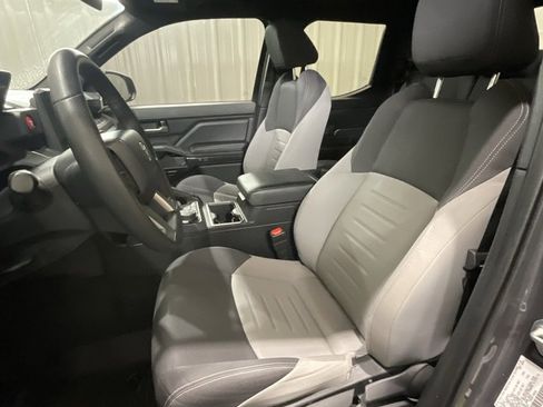 Used 2024 Toyota Tacoma TRD Off-Road image 10