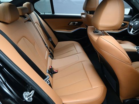 Used 2023 BMW 330i xDrive Sedan w/ Premium Package image 33