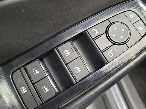 Used 2023 Nissan Rogue S FWD image 27