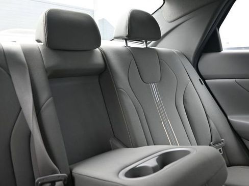 Used 2024 Hyundai Elantra SEL w/ Convenience Package FWD image 18