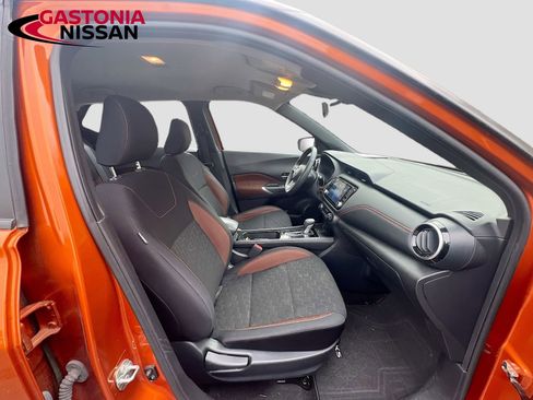 Used 2022 Nissan Kicks SR image 32