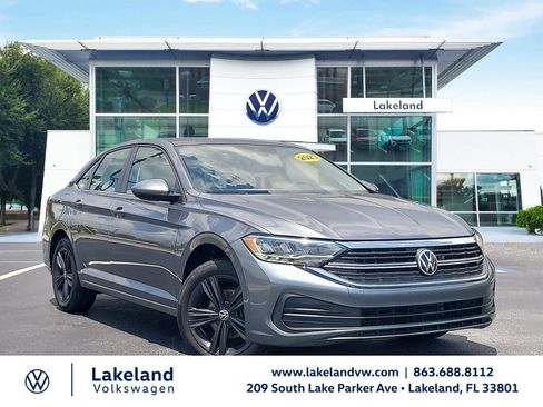 Used 2023 Volkswagen Jetta SE w/ Panoramic Sunroof Package FWD image 1