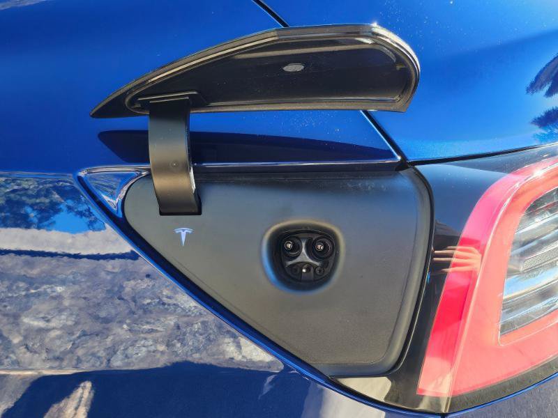 Used 2023 Tesla Model Y Long Range AWD/4WD image 32