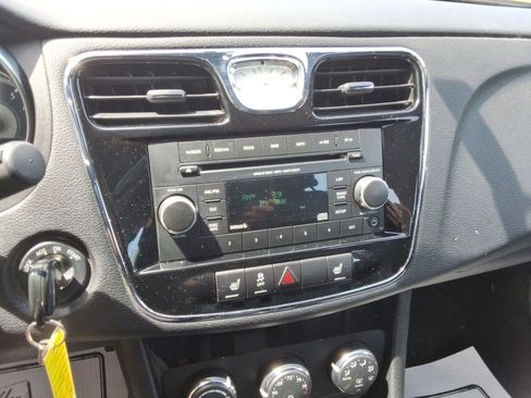 Used 2014 Chrysler 200 Limited FWD image 15