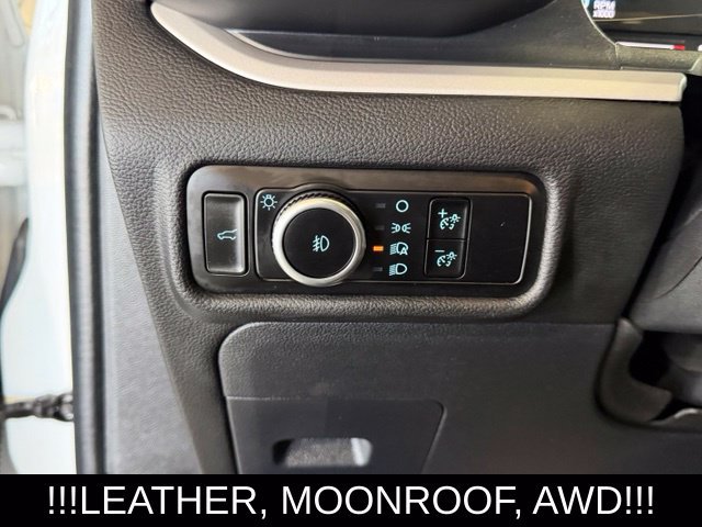 Used 2023 Ford Explorer XLT AWD/4WD image 26