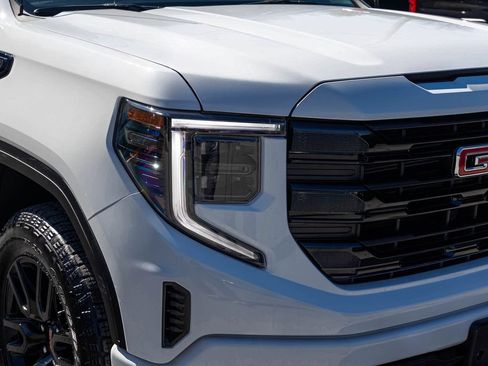 Used 2025 GMC Sierra 1500 Elevation w/ Preferred Package AWD/4WD image 36