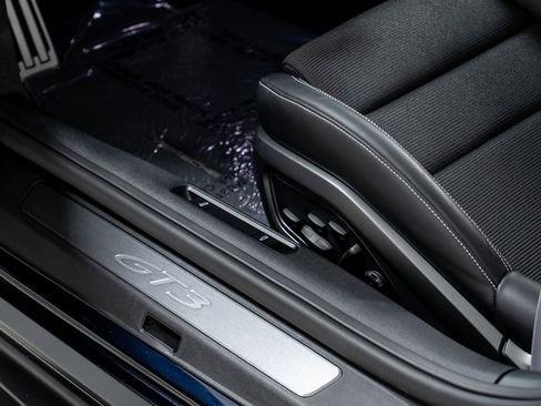 Used 2022 Porsche 911 GT3 image 17