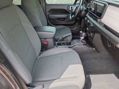 Used 2024 Jeep Wrangler Sport image 18