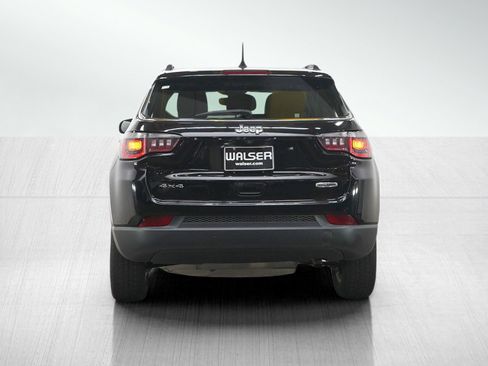 Used 2018 Jeep Compass Latitude w/ Popular Equipment Group AWD/4WD image 4
