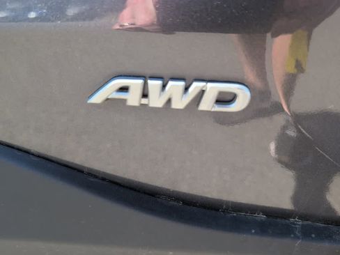 Used 2021 Toyota RAV4 LE image 9