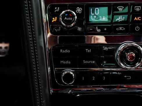 Used 2018 Bentley Mulsanne RWD image 31