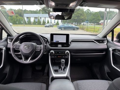 Used 2024 Toyota RAV4 XLE w/ Convenience Package AWD/4WD image 8