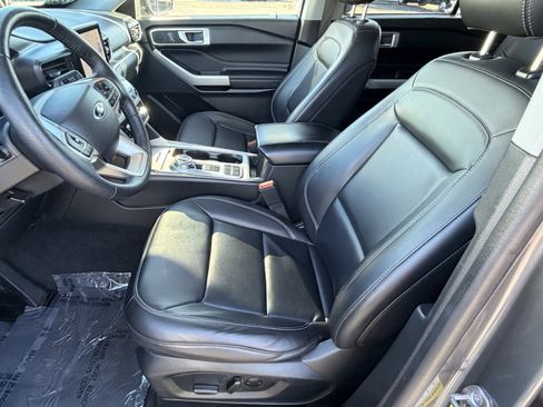 Certified 2023 Ford Explorer XLT w/ Equipment Group 202A image 12