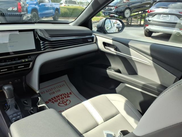Used 2025 Toyota Camry SE FWD image 10