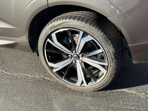 Certified 2023 Volvo XC60 B5 Ultimate w/ Climate Package image 8