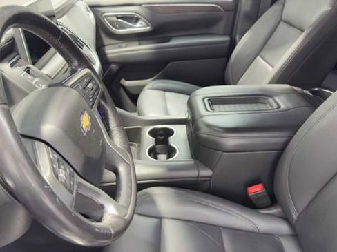 Used 2022 Chevrolet Suburban LT RWD image 24