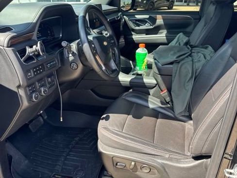 Used 2023 Chevrolet Suburban High Country w/ Max Trailering Package AWD/4WD image 3