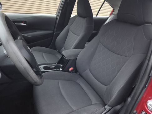 Used 2021 Toyota Corolla LE image 11