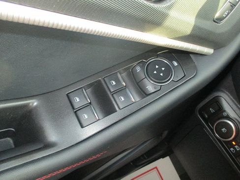 Used 2025 Ford Explorer ST-Line w/ ST-Line Street Pack AWD/4WD image 16