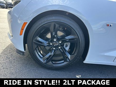 Used 2024 Chevrolet Camaro LT image 9