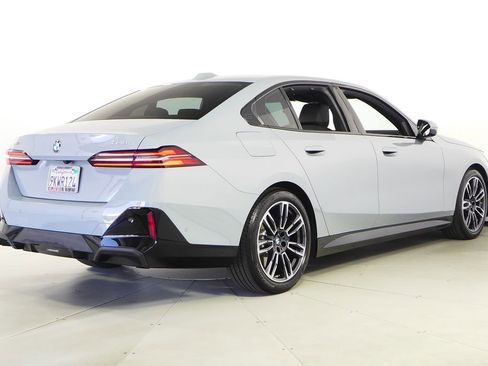 Used 2024 BMW 540i xDrive w/ Premium Package AWD/4WD image 7