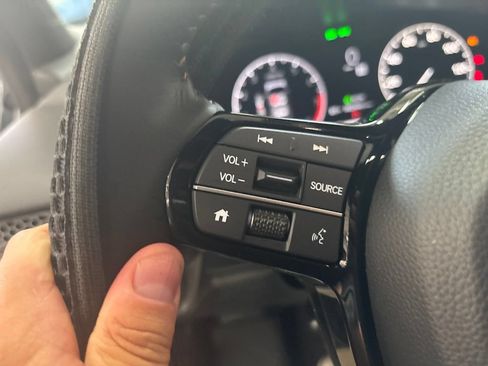 Used 2025 Honda HR-V Sport image 11