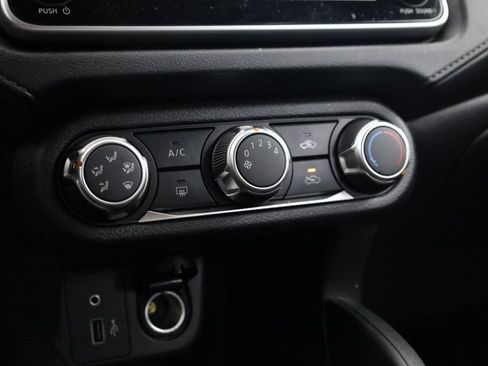 Used 2025 Nissan Versa S w/ Trunk Package image 19