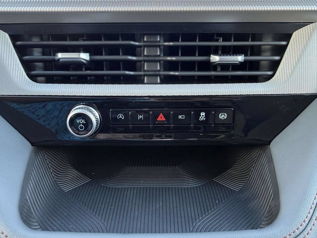New 2026 Ford Explorer Active RWD image 14