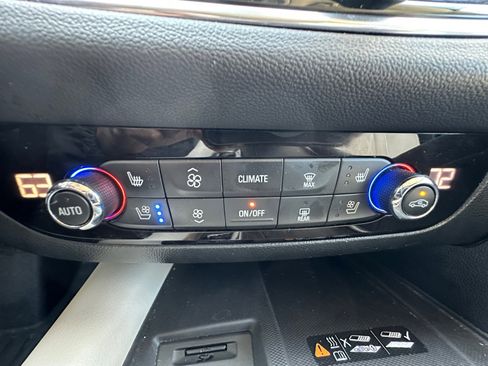 Used 2024 Buick Enclave Avenir w/ Avenir Technology Package image 18