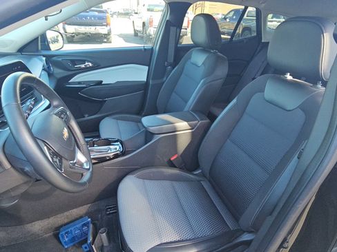 Used 2024 Chevrolet Trax LT w/ Driver Confidence Package FWD image 25