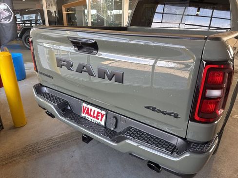 New 2026 RAM 1500 4x4 Crew Cab image 8