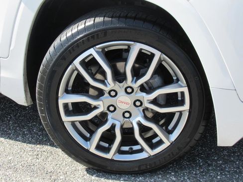 Used 2022 GMC Terrain Denali image 7