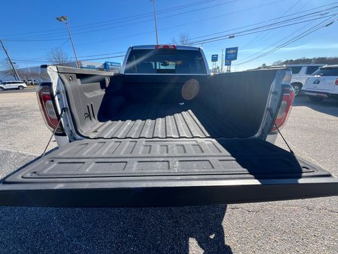 Used 2018 GMC Sierra 1500 SLT image 31