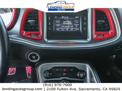 Used 2015 Dodge Challenger SXT image 12