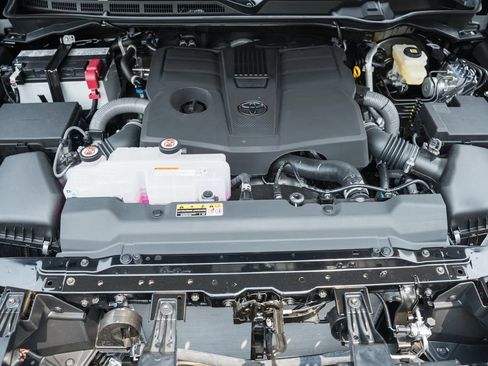 New 2026 Toyota Tundra Limited AWD/4WD image 19